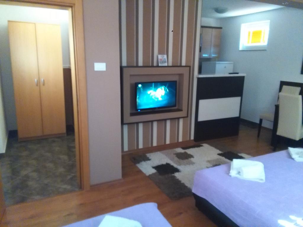 Apartments Leo Trebin Dış mekan fotoğraf