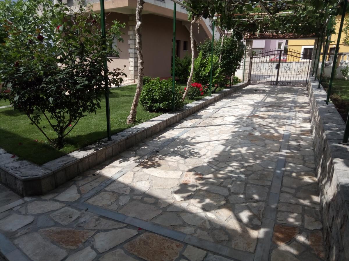 Apartments Leo Trebin Dış mekan fotoğraf